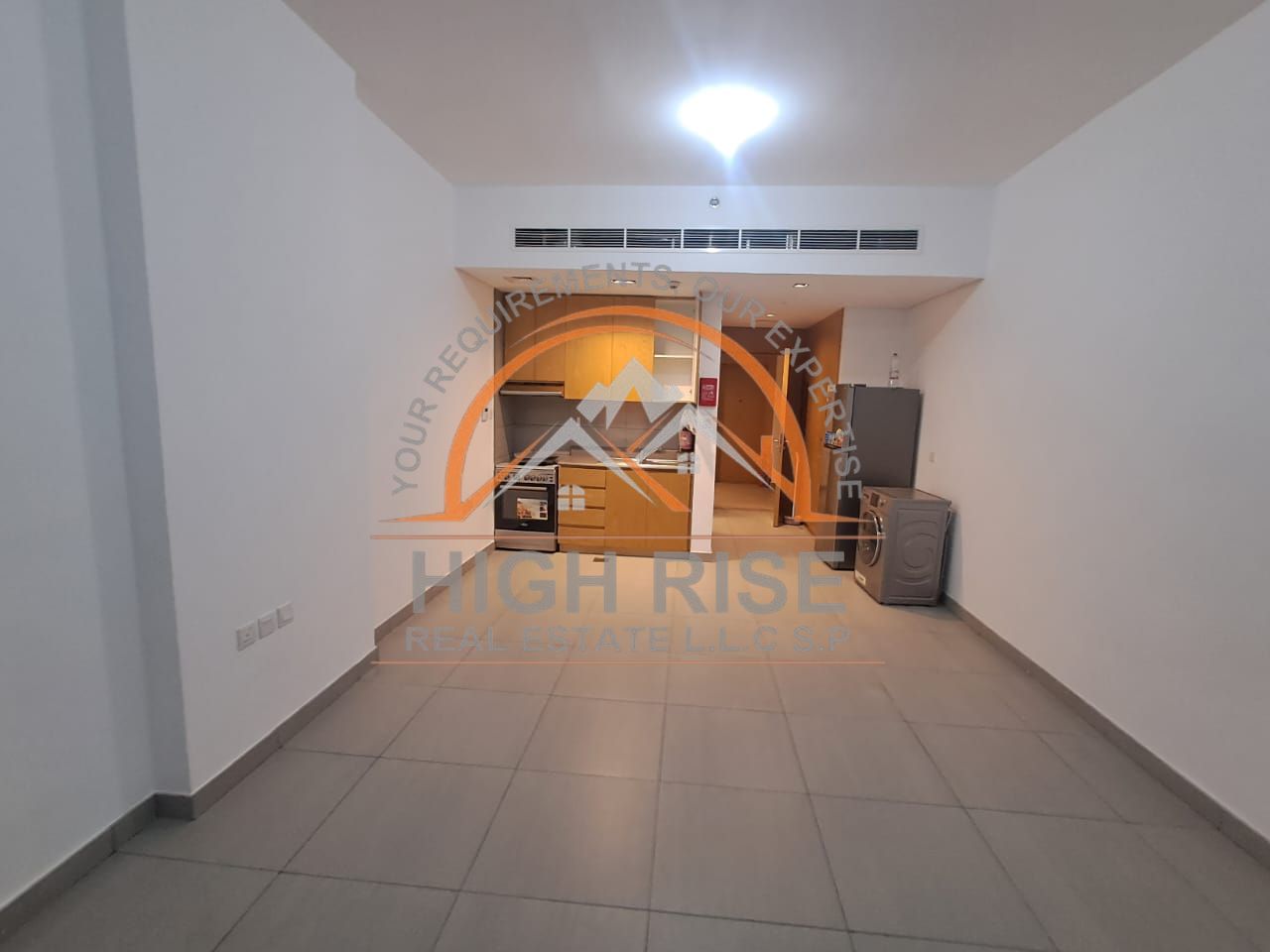 *CoZy Unit* PRIME LOCATION! GYM POOL parking! Alef