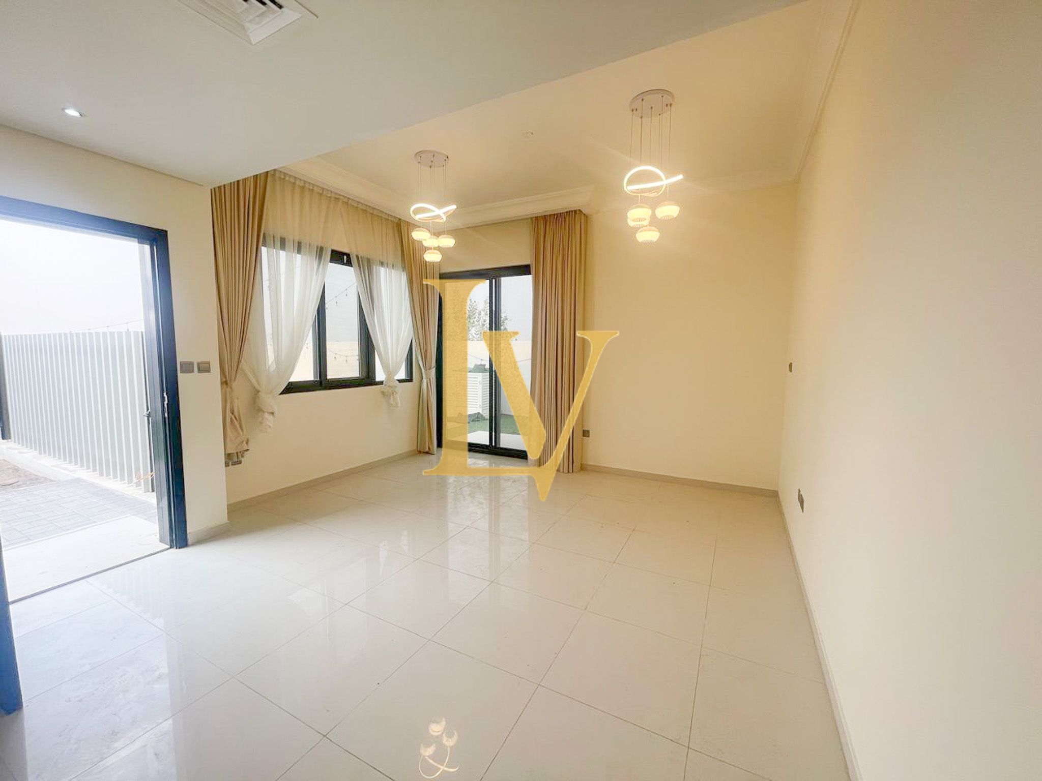 3BR+Maid | Corner | Closed Kitchen | Single Row