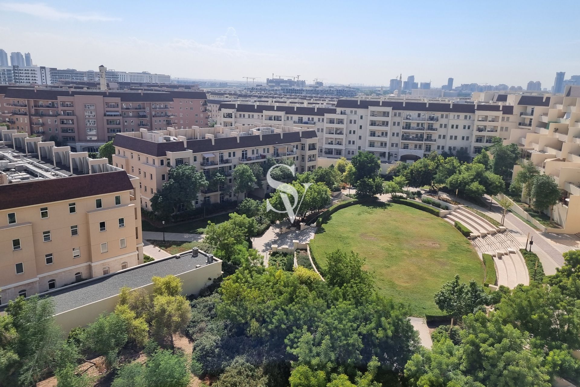 Spacious Vacant Property with Park View