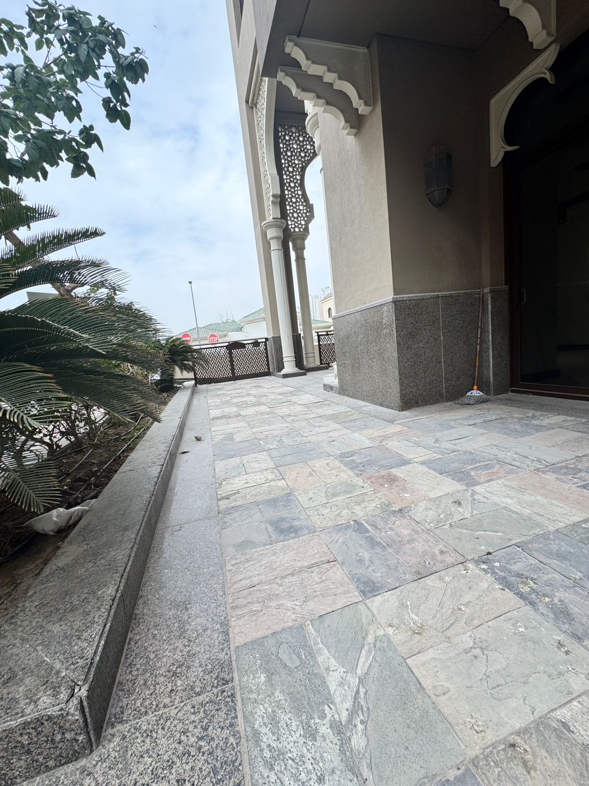Luxury Villa for Rent in Al Rifaa, Sharjah: Exquisite Design and Spacious Living Spaces for Families