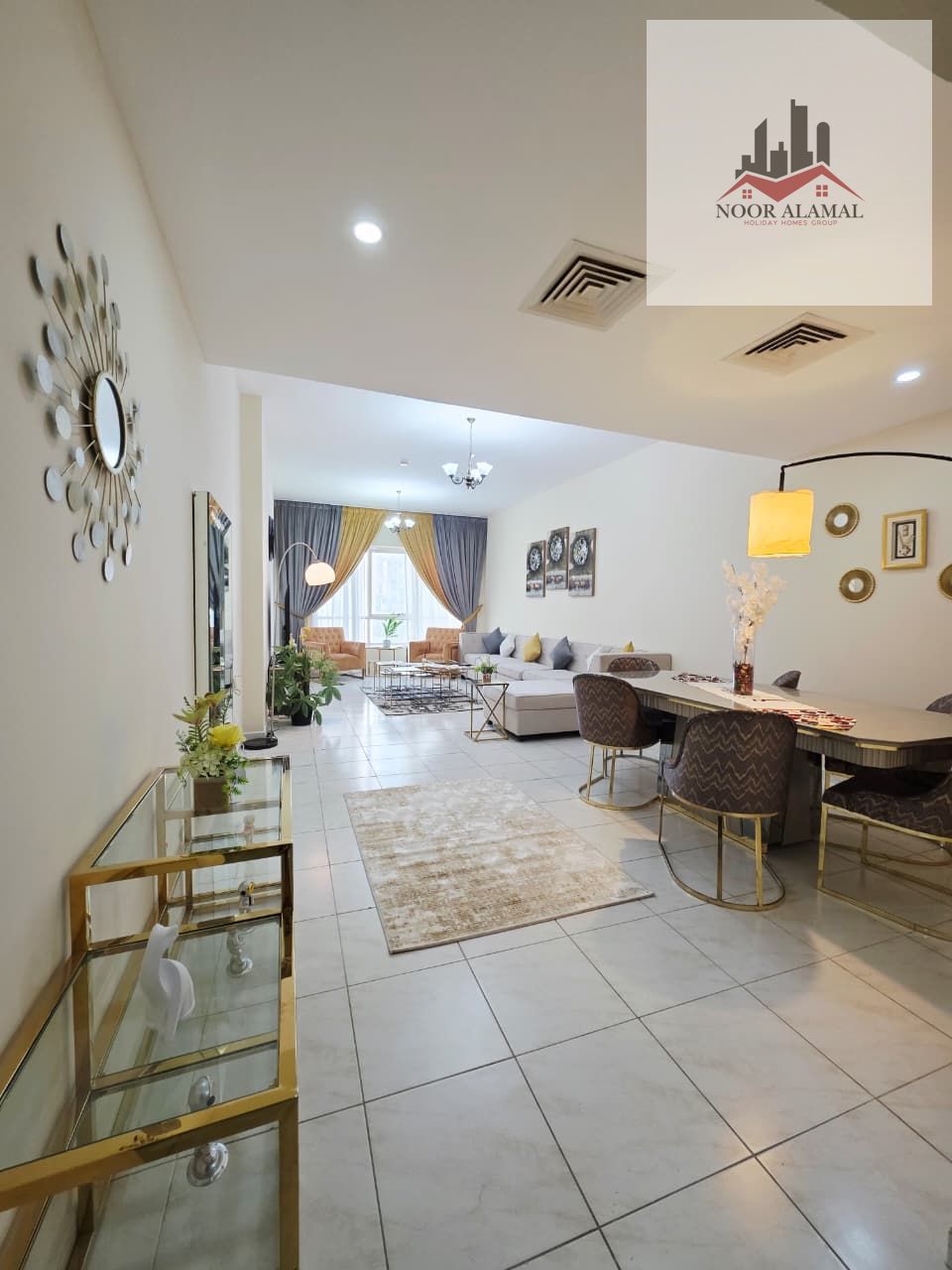 Sharjah, Al Taawun area: 3 bedrooms, living room, maid's room, kitchen, 3 bathrooms, and balcony with a view. Price: 8800 AED including internet