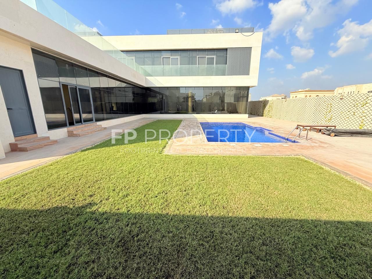 Luxurious |Amazing Layout |With Private Pool