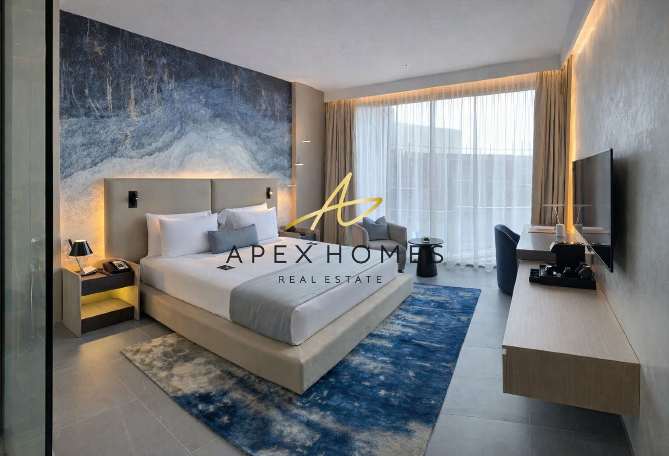 Marina Skyline View | Luxury Studio