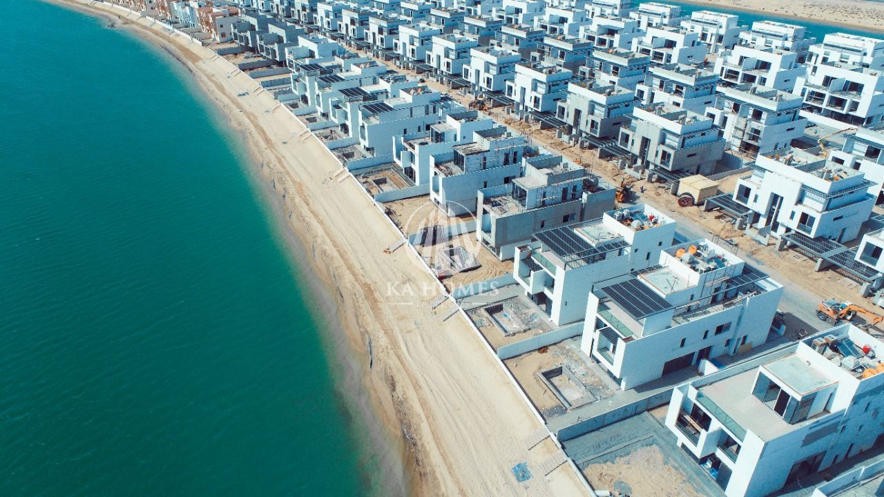 Luxury villa in a fully serviced waterfront community | Flexible post-handover installments