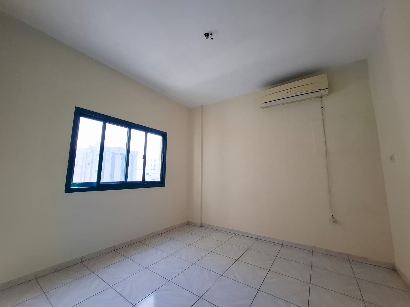 With Split Ac | Cheapest Price 1BHK | With Bolcony | For Families | Only One Unit Available