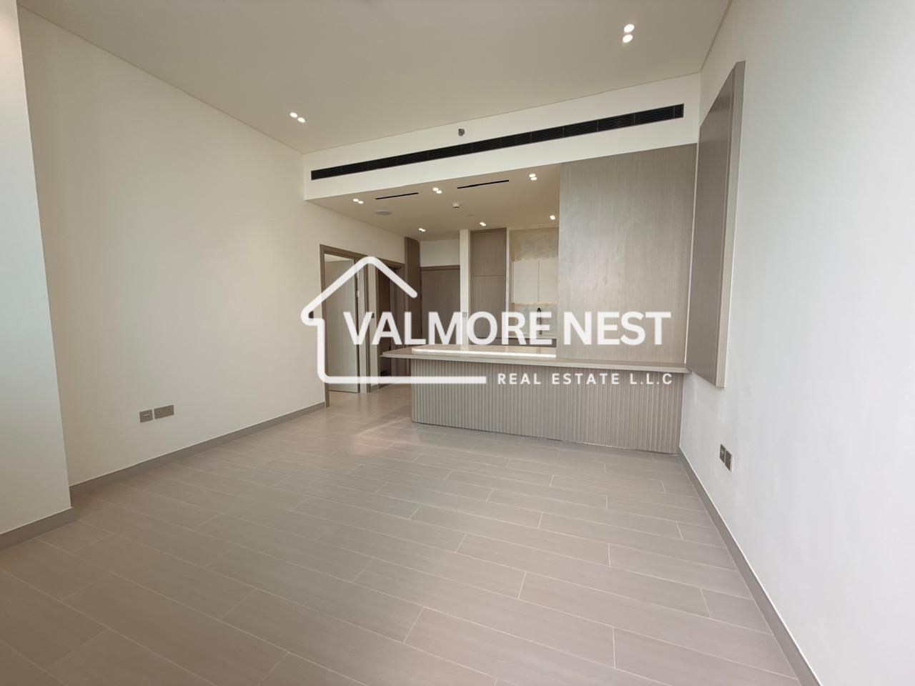 Available in 12 cheques I Private pool I Sky view
