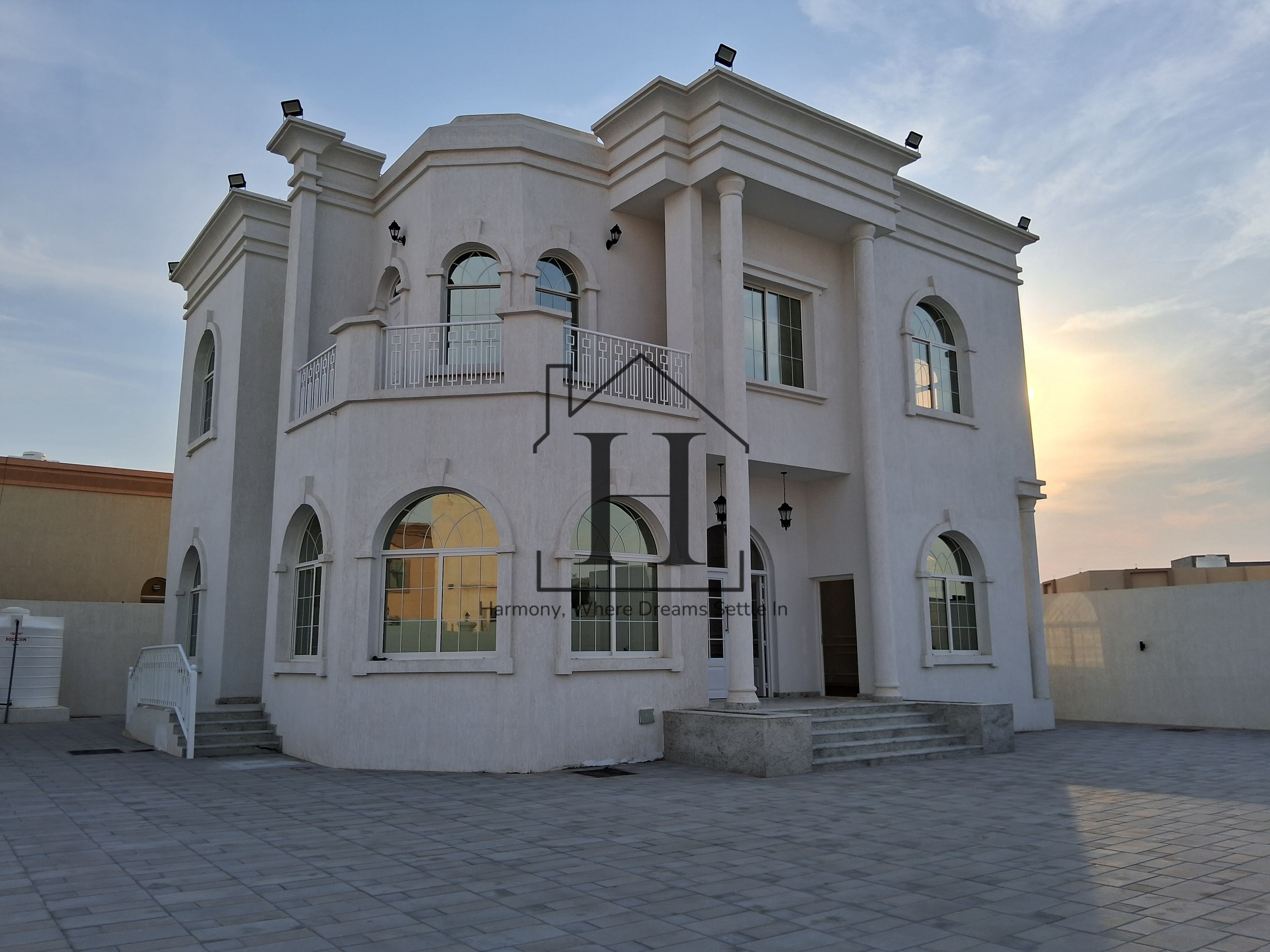 Modern yet Classic l Private l FEWA connected l 5 bedrooms l Perfect Condition l Ready NOW!