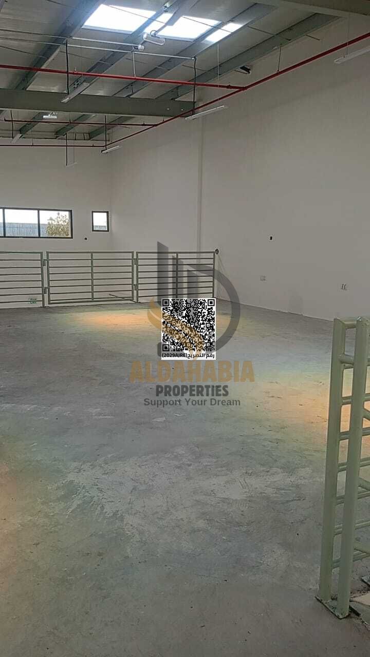 Warehouse for Annual Rent – Al Jurf 3 | Ajman Location: Al Jurf 3 – Prime location on a dual-sided road, ideal for trucks and logistics opera
