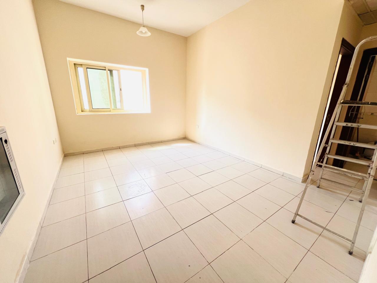 No deposit cash//1bhk//near park and bus station
