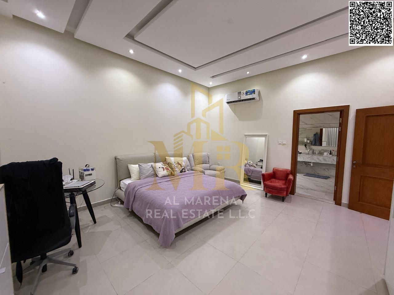 Luxury villa for sale in Al-Talha'a - 5 master bedrooms, majlis and lounge, fully equipped kitchen, ready to move in