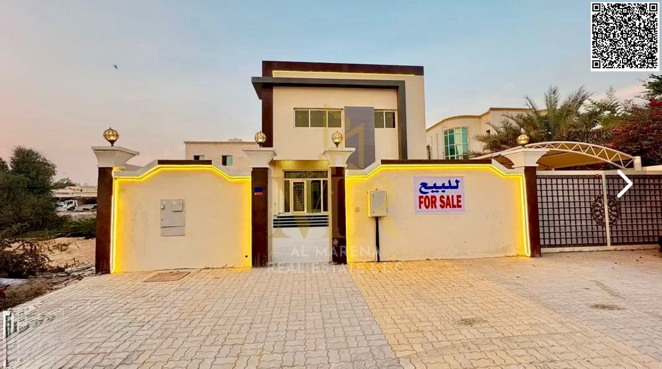 Luxury villa for sale in Al Rawda 2, two floors and a roof, 6 master bedrooms, majlis and living room, spacious yard, ready to move in