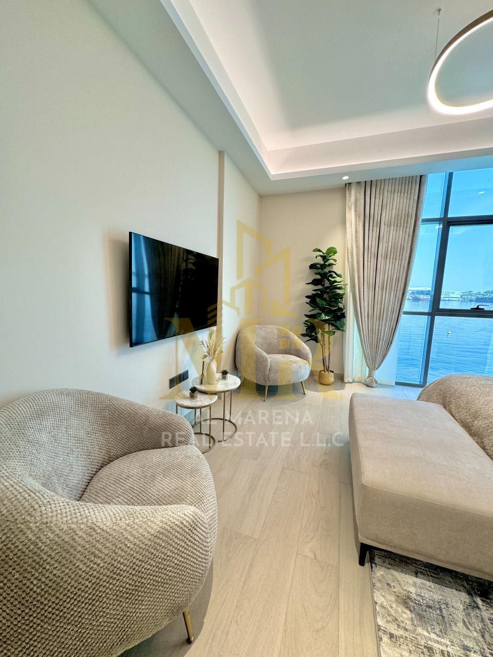 For sale: A distinctive one-bedroom, two-bathroom apartment with a modern design and high-end finishes, suitable for living or investment, in a prime