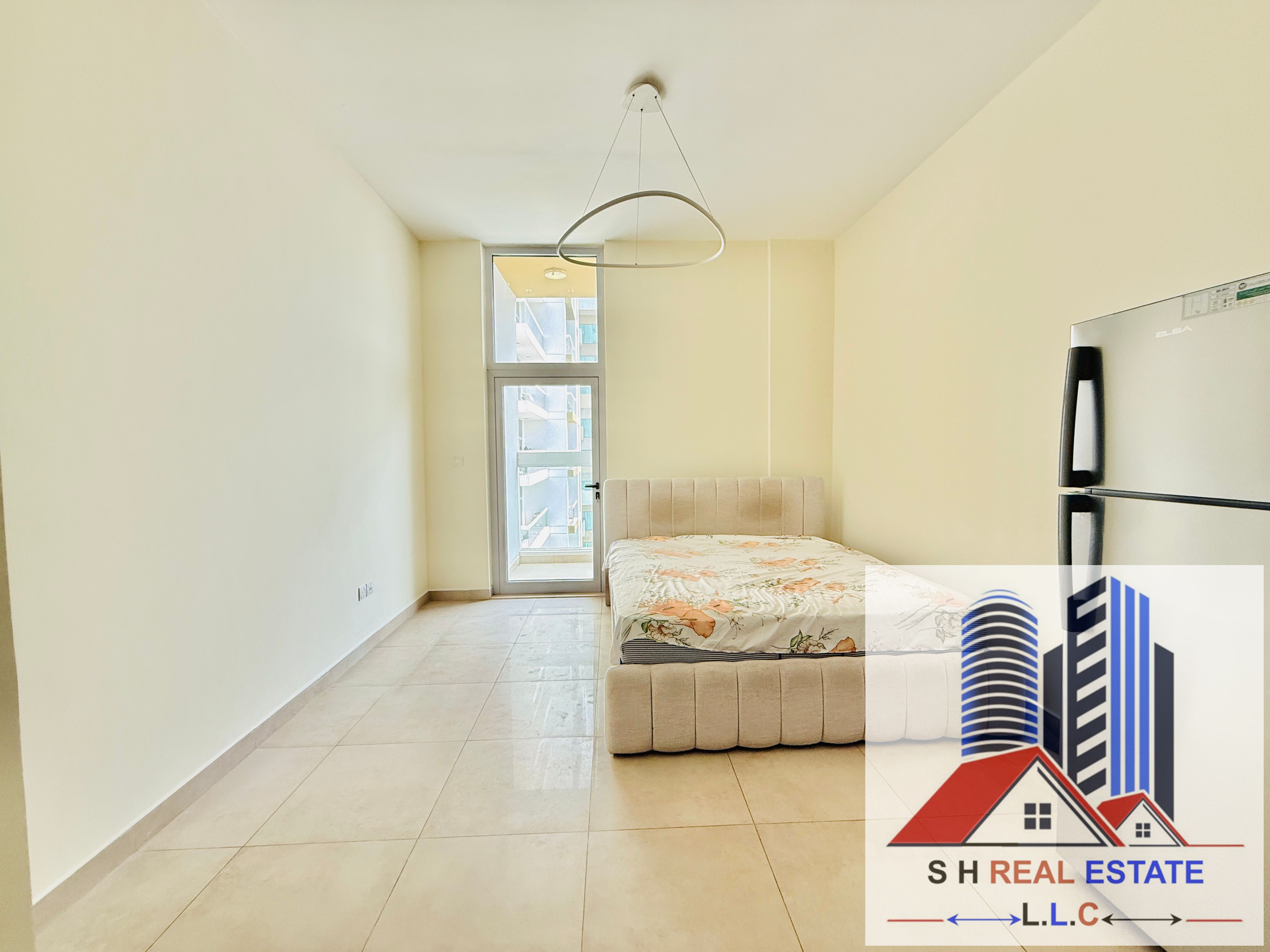 Furnished Studio Chiller Free Near Metro Bus