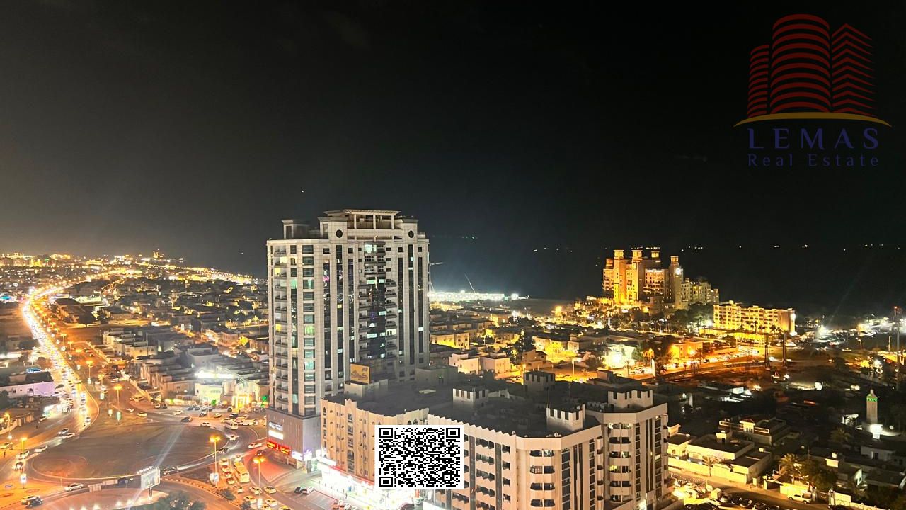Two bedrooms, living room, open kitchen, cash, open view