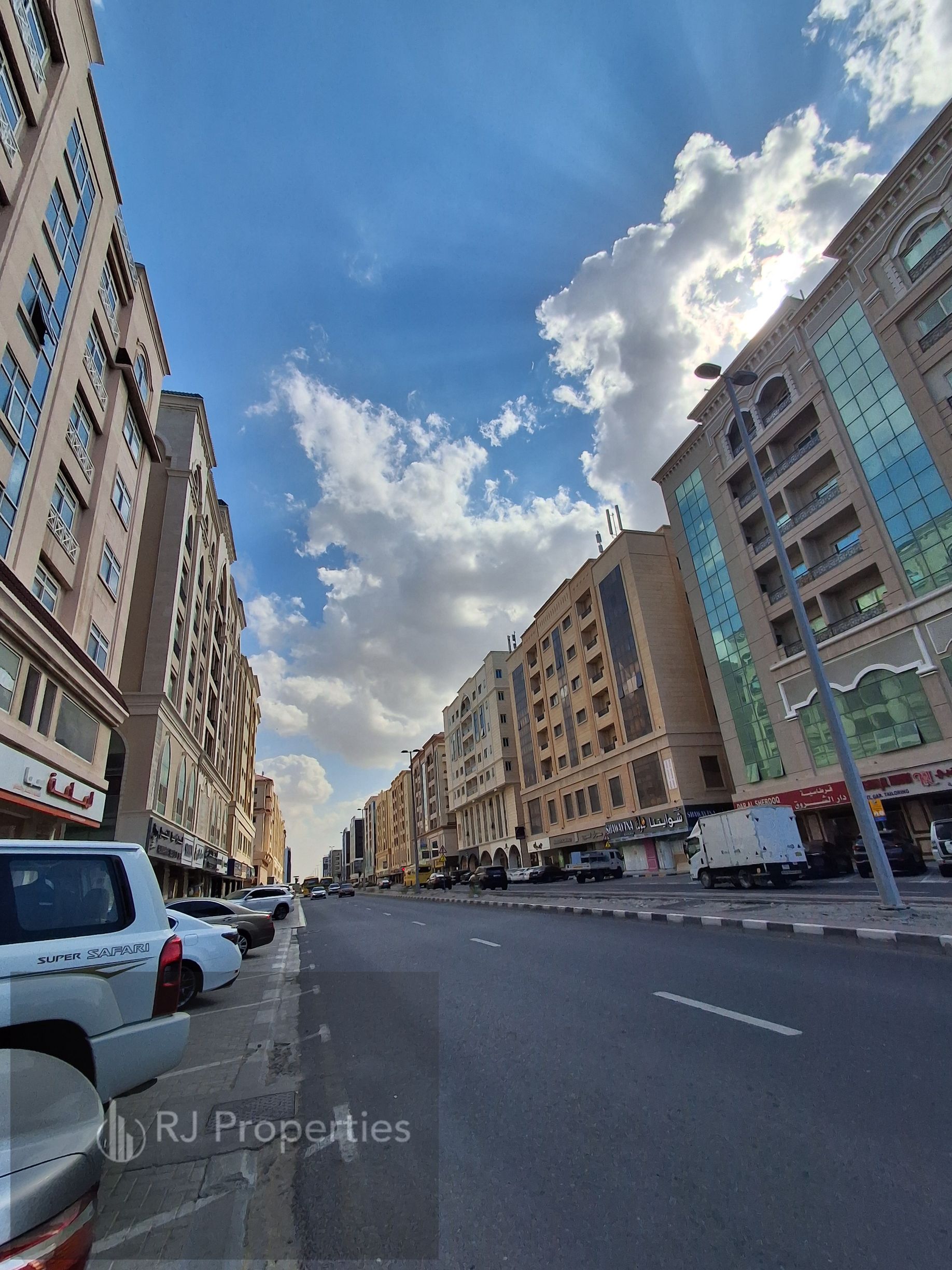 Prime location - Family Area - Suitable for all kind of business -