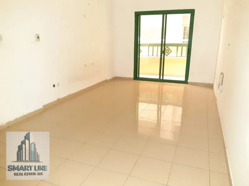 NO DEPOSIT // CHLLLER FREE NICE 2BHK WITH BALCONY ,open view// Family Budling,Just 36k