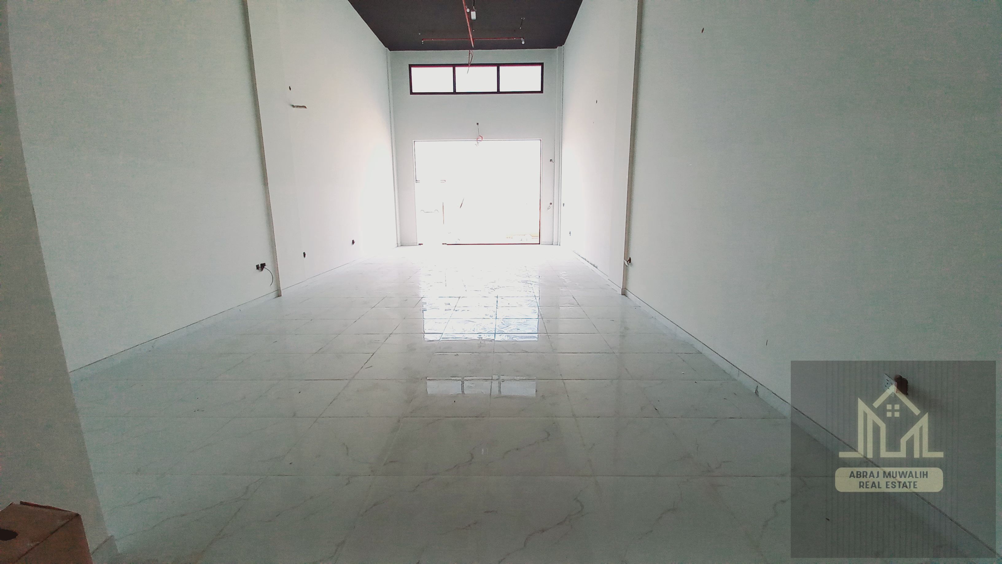 Prime location shop available for rent only 150k al sajaa sharjah