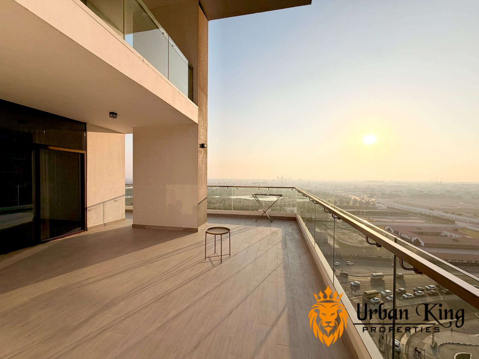 VIP SERVICES | BILLS INCLUDED | PRIME LOCATION