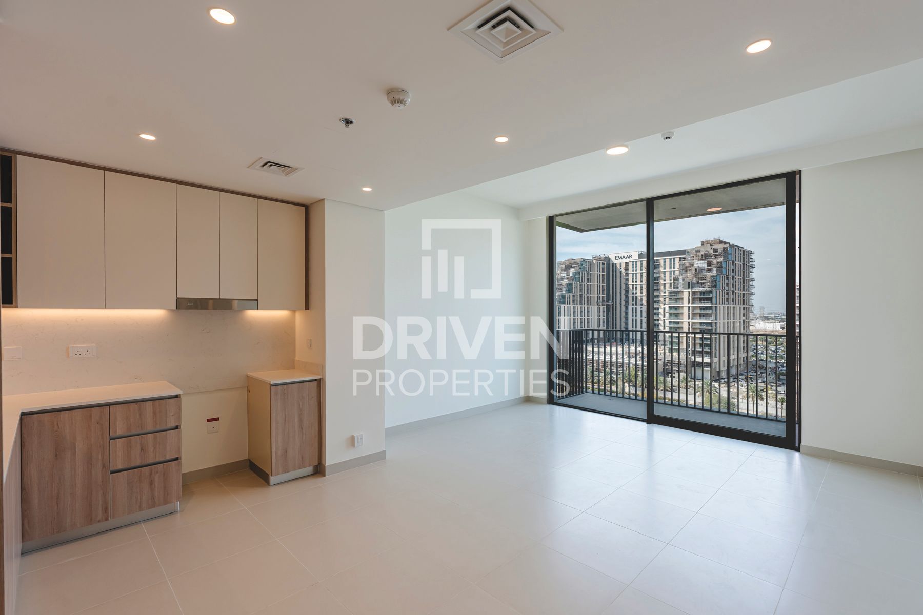 Park Facing View | Middle Floor Apt | Vacant