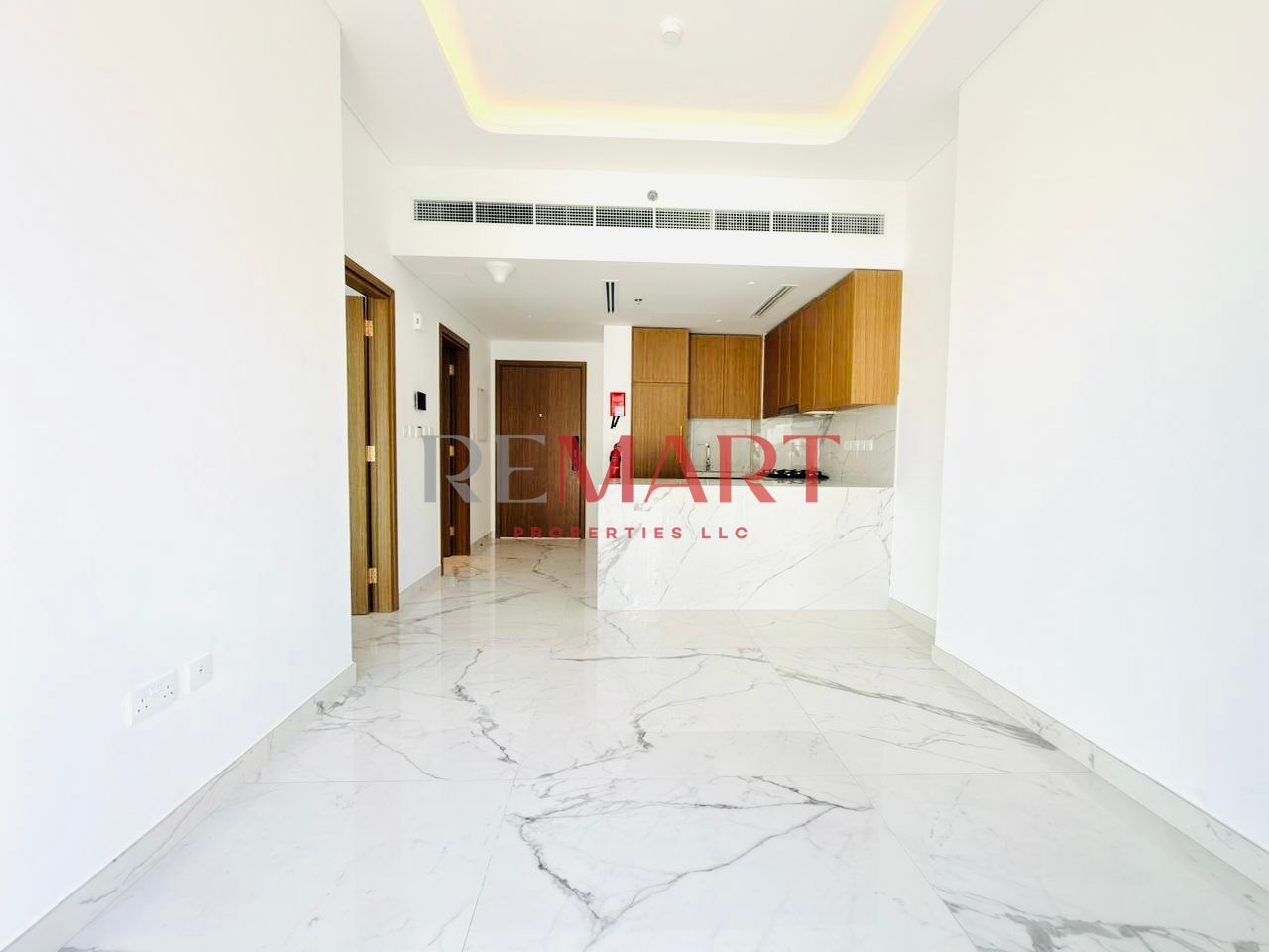 Semi Furnished 1Bhk || Higher Floor || Pool View || Ready to Move