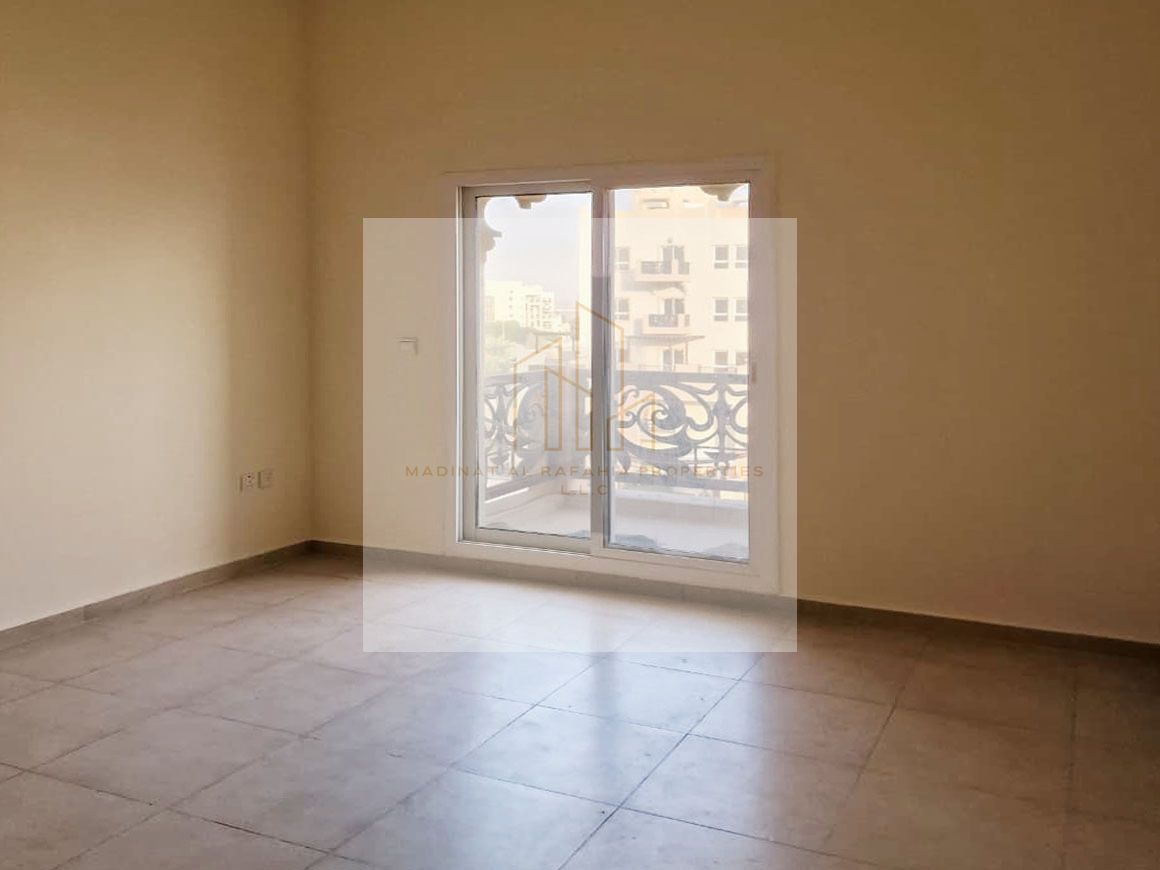Unfurnished | Prime Location | Bright