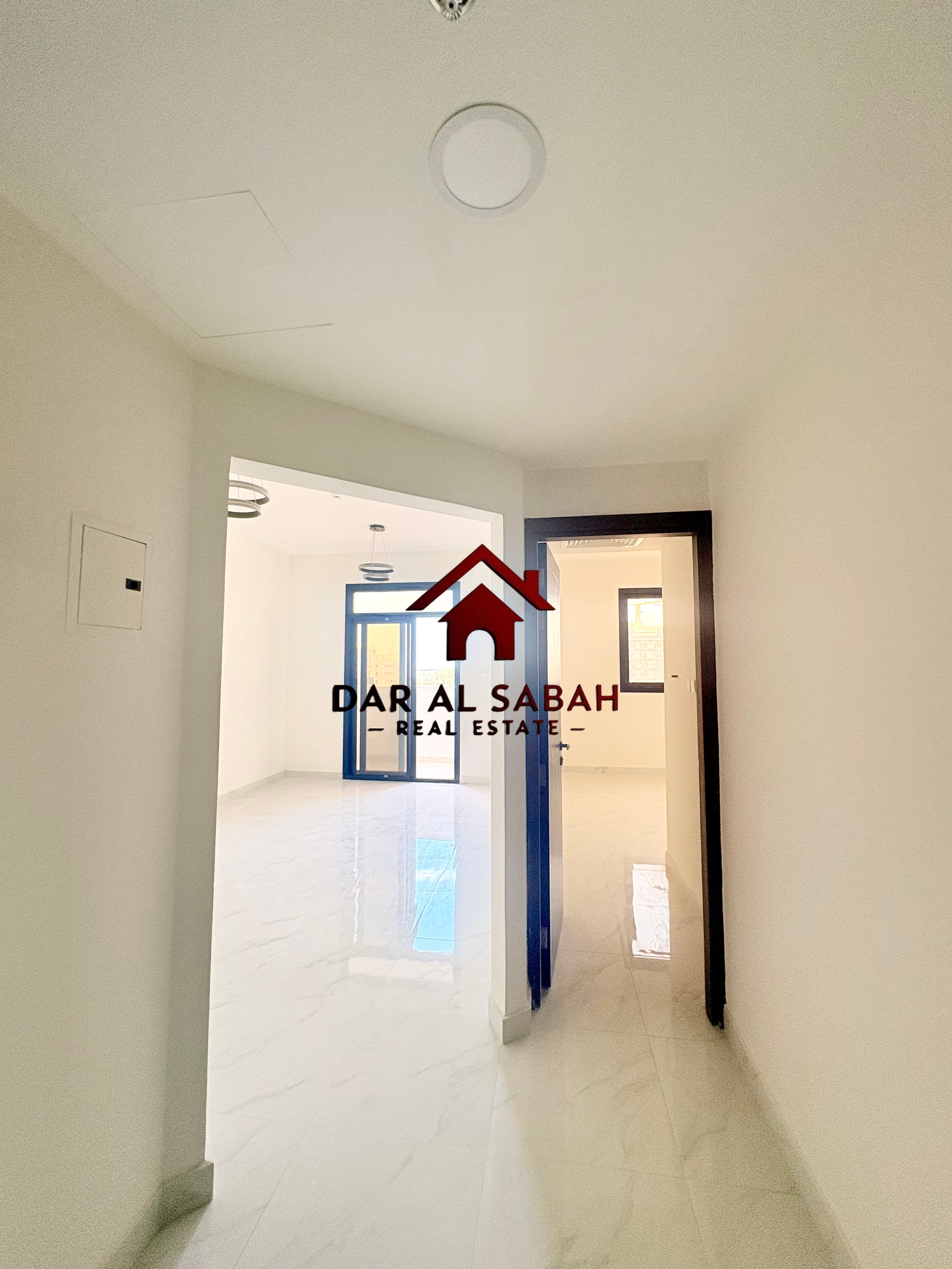 6 cheque payment/with balcony/ready to move/brand new building /