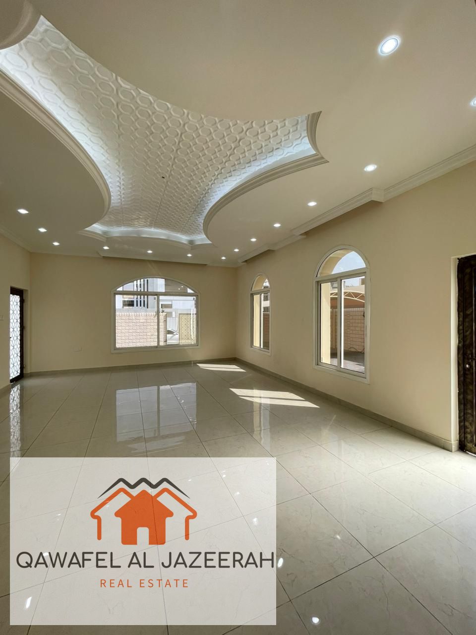 LUXURY VILLA IN AL AWRQAA FOURTH 5 bedrooms 1 halls 1 living 1 dining 1 kitchen garden maids room store laundry parking kids play area very nice location. near to emirates road and near dubai airport and near to last and Dragon mart and near to Arabian ce