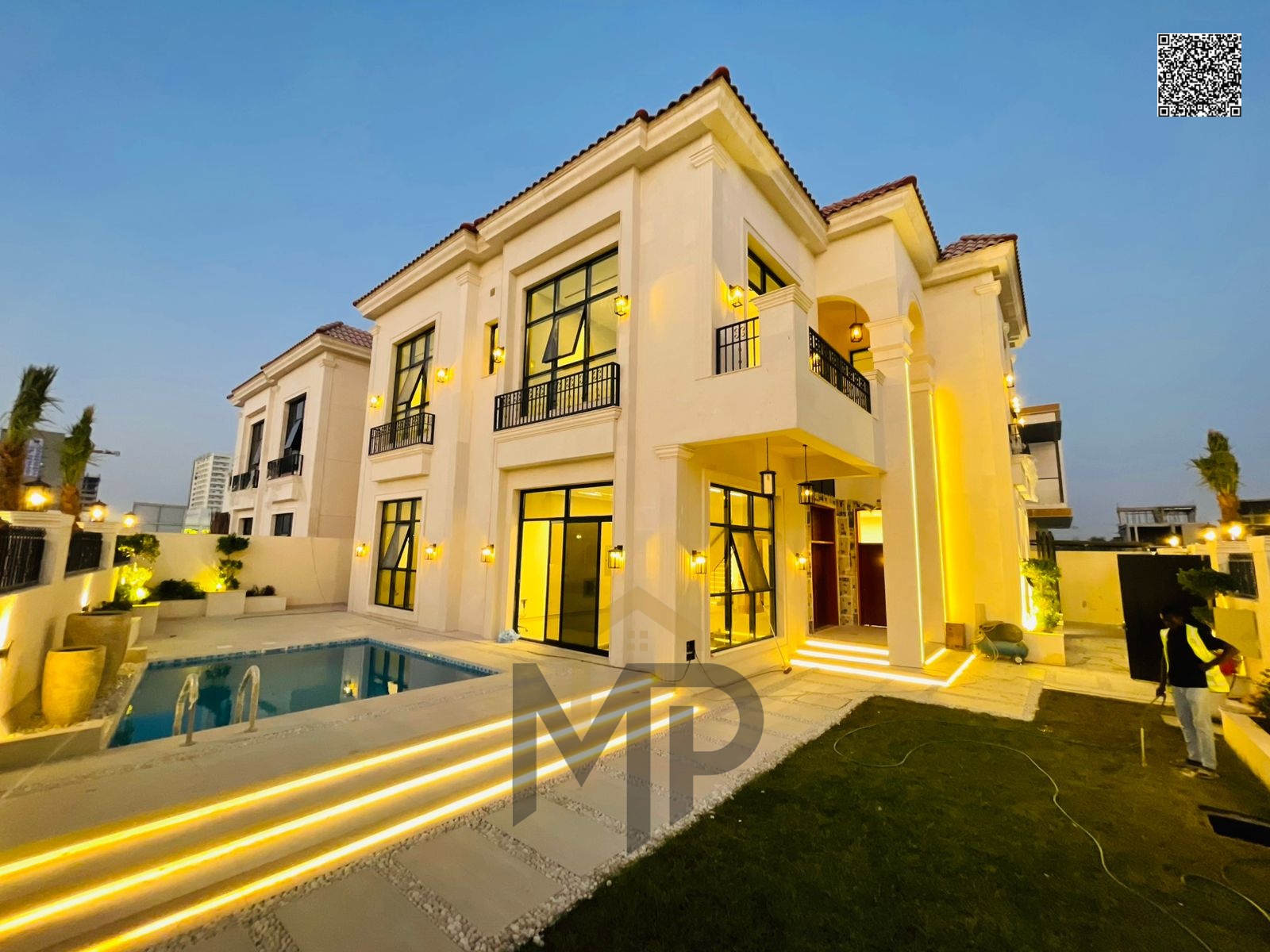 Luxury villa with a modern design, private garden and pool – high-end finishes, and the price includes electricity, water, air conditioning, and regis