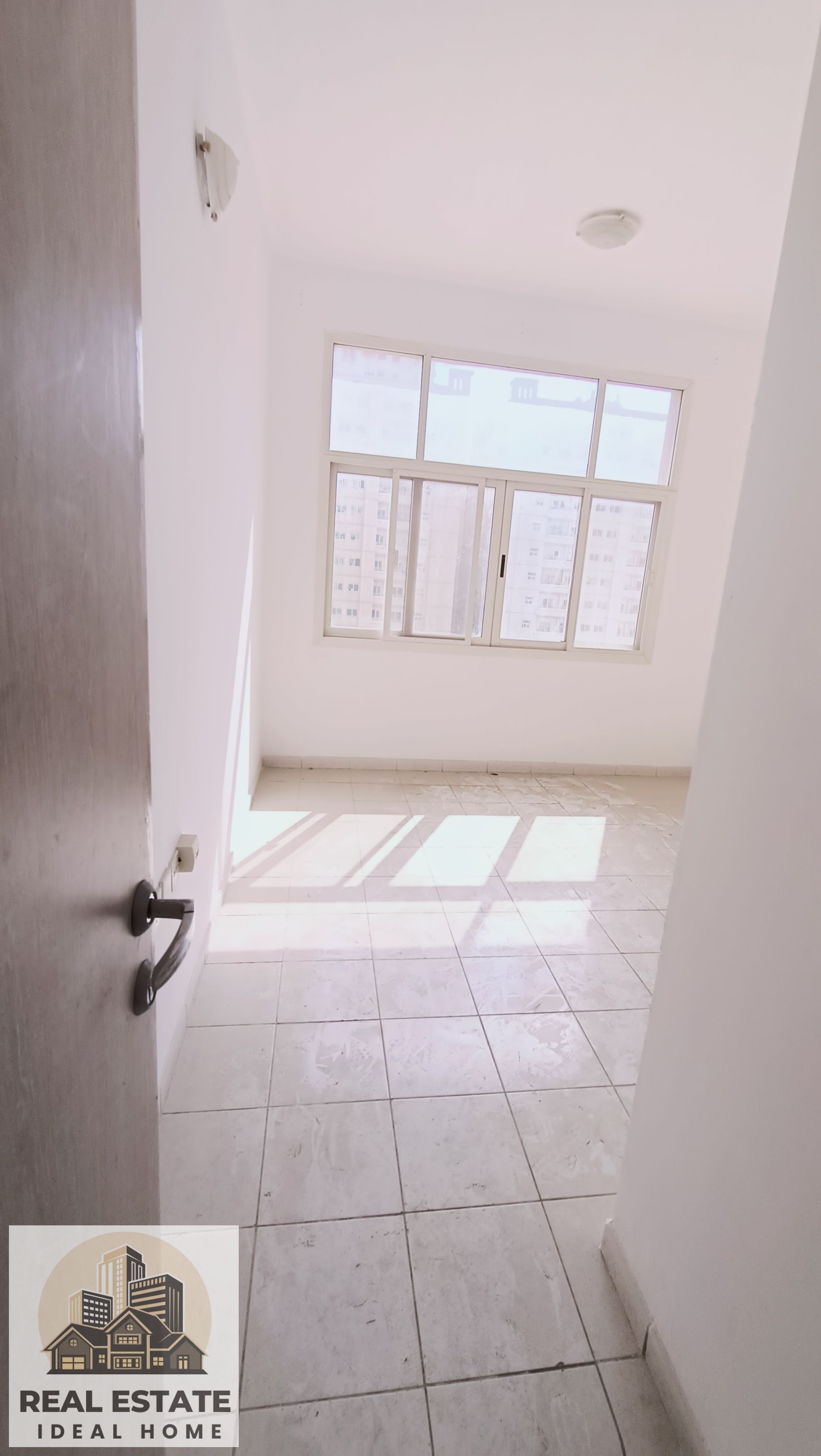 DON'T MISS 1 BHK ** WITH BALCONY WARDROBES WITH 2 WASHROOMS RENT ONLY 30K IN 6 CHEQUES PAYMENTS WITH CENTRAL AC