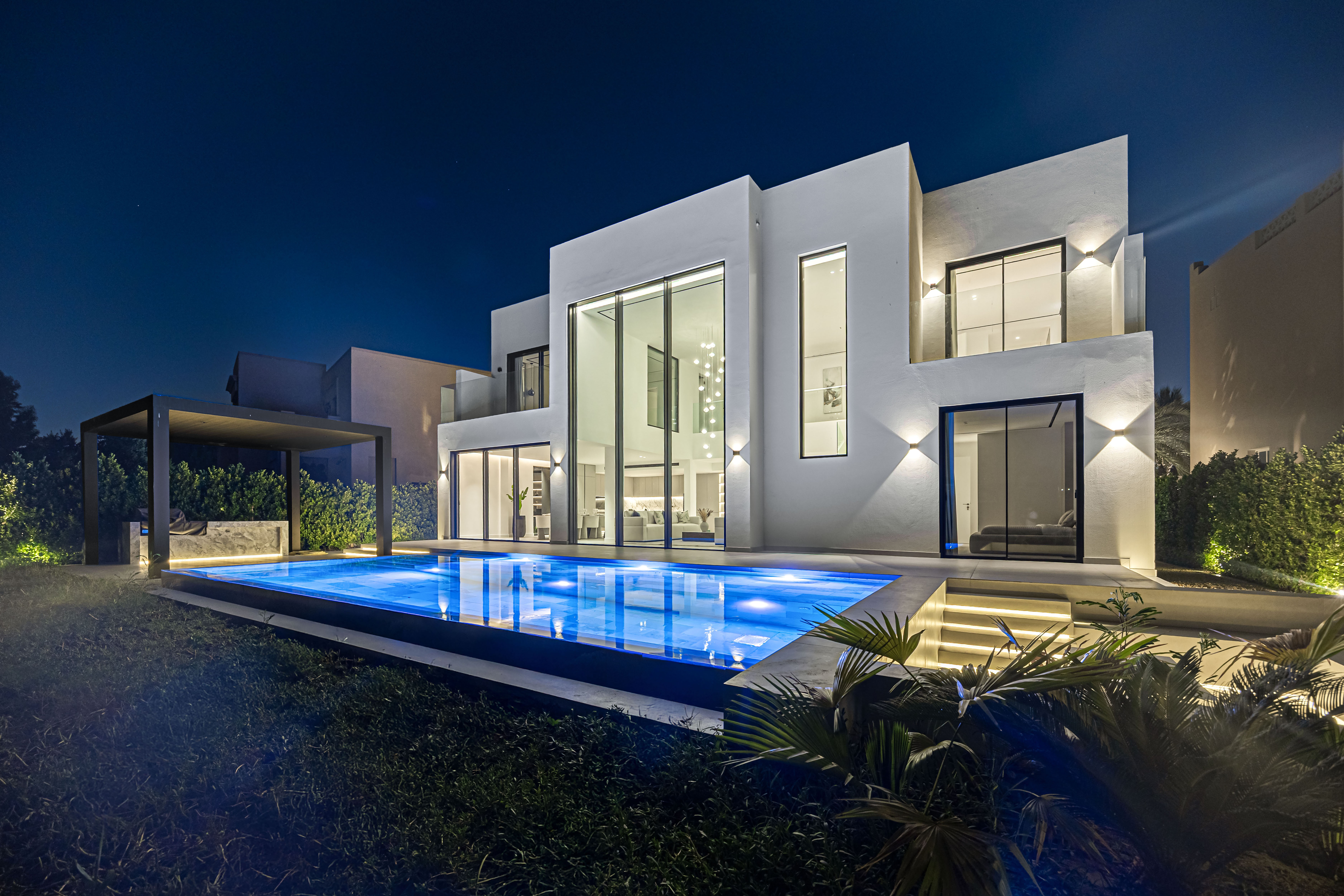 Fully upgraded | Private Pool | Direct Water Views