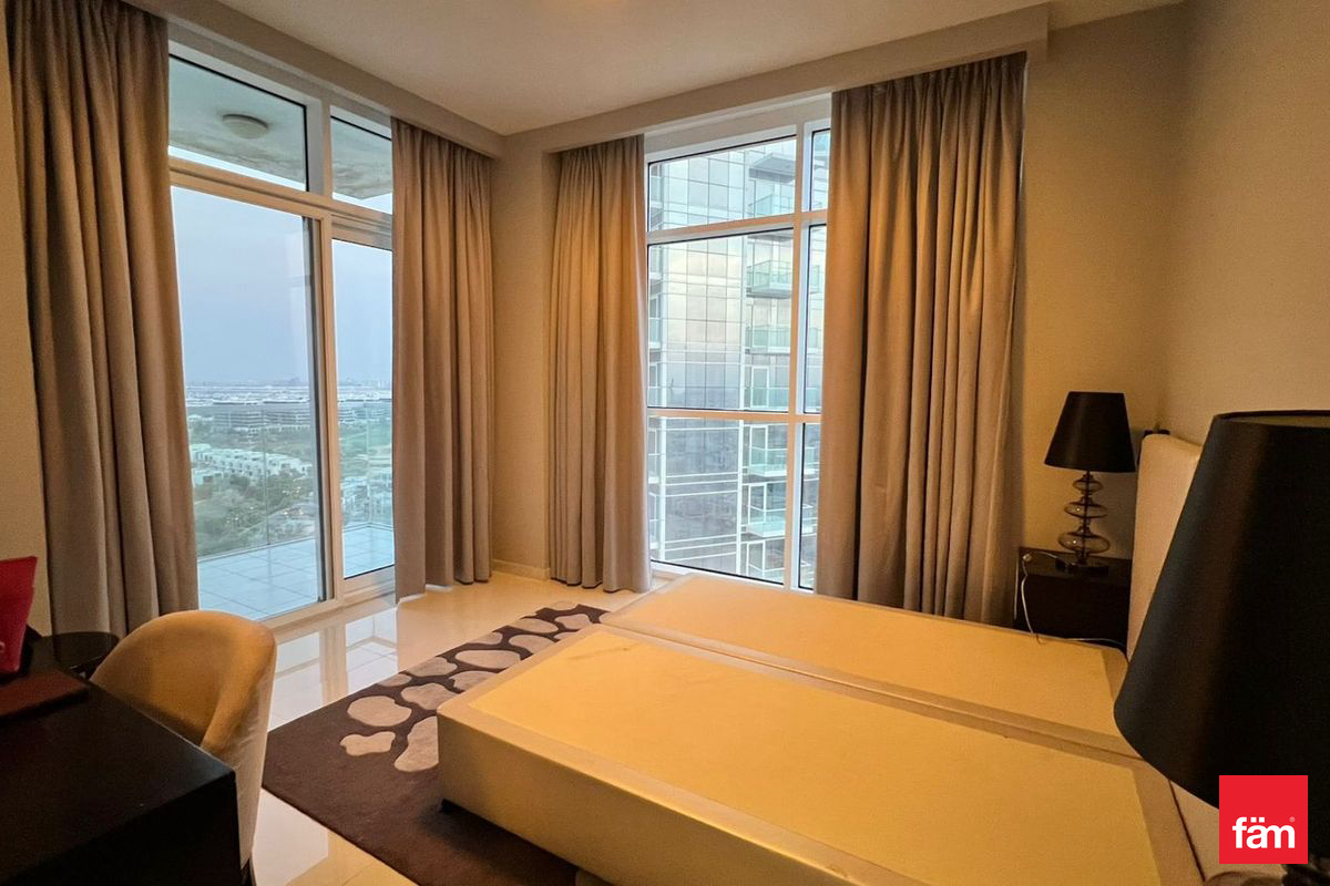 Golf Course View /High Floor / Corner Unit /4 Cheq