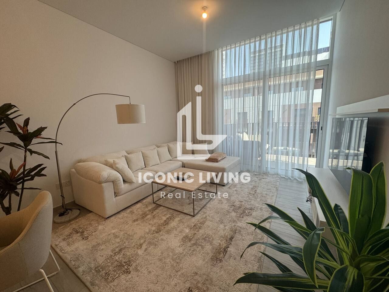 Modern 1-Bedroom Apartment | Fully Furnished | Community View