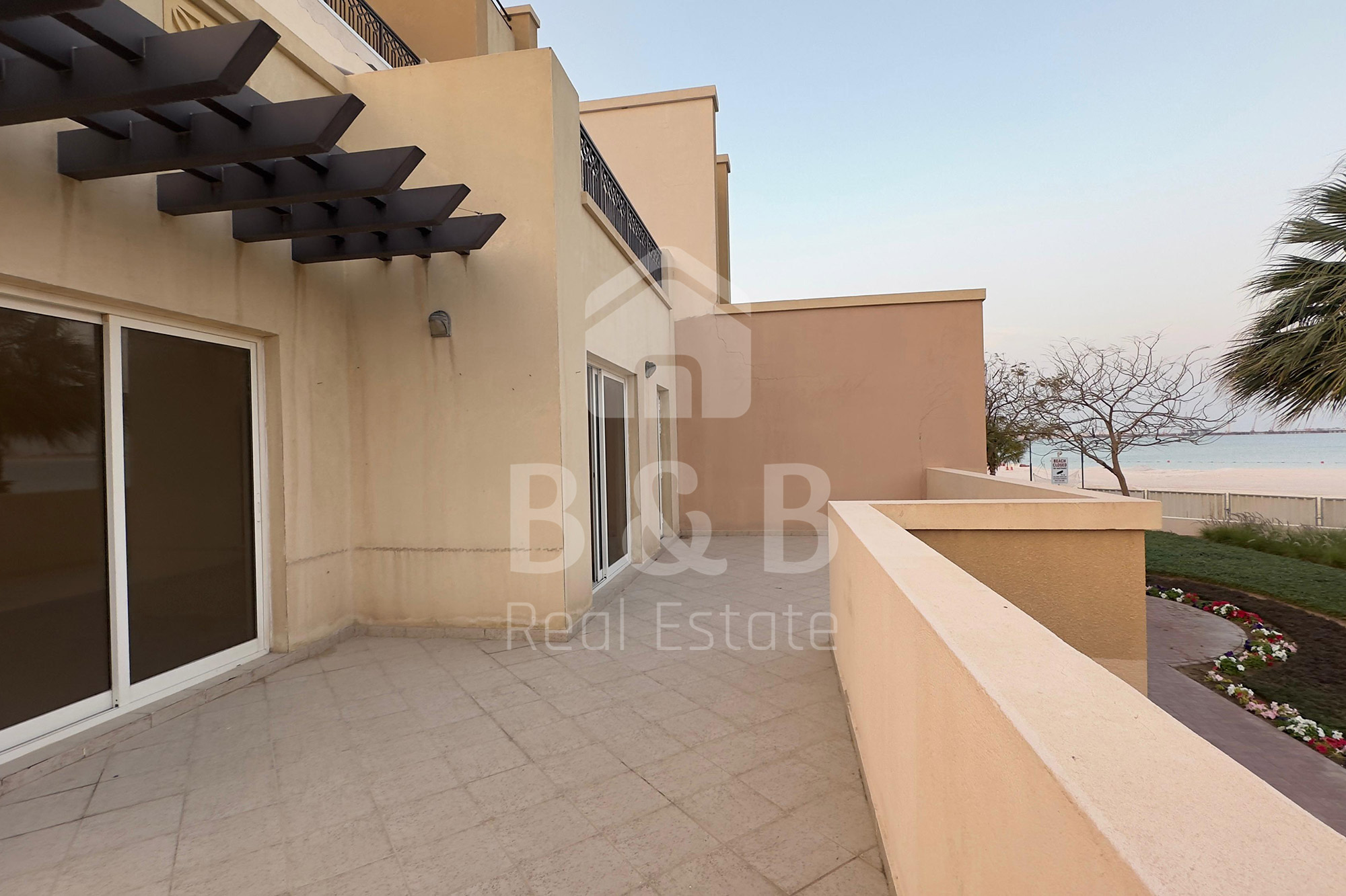 Direct Beach Access - Corner 1 BR - Sea Pool View