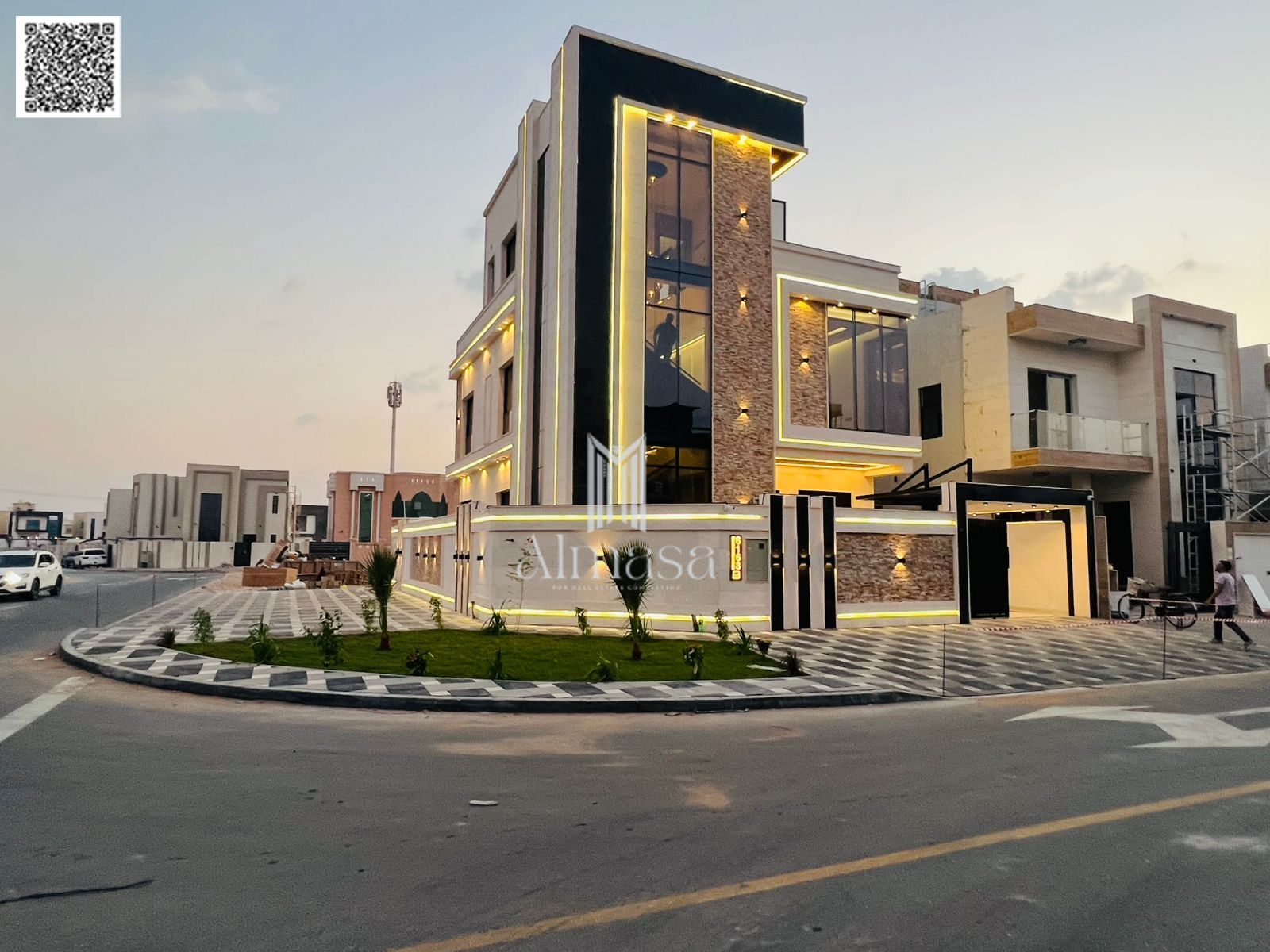 Super luxury villa for sale in al Yasmeen area