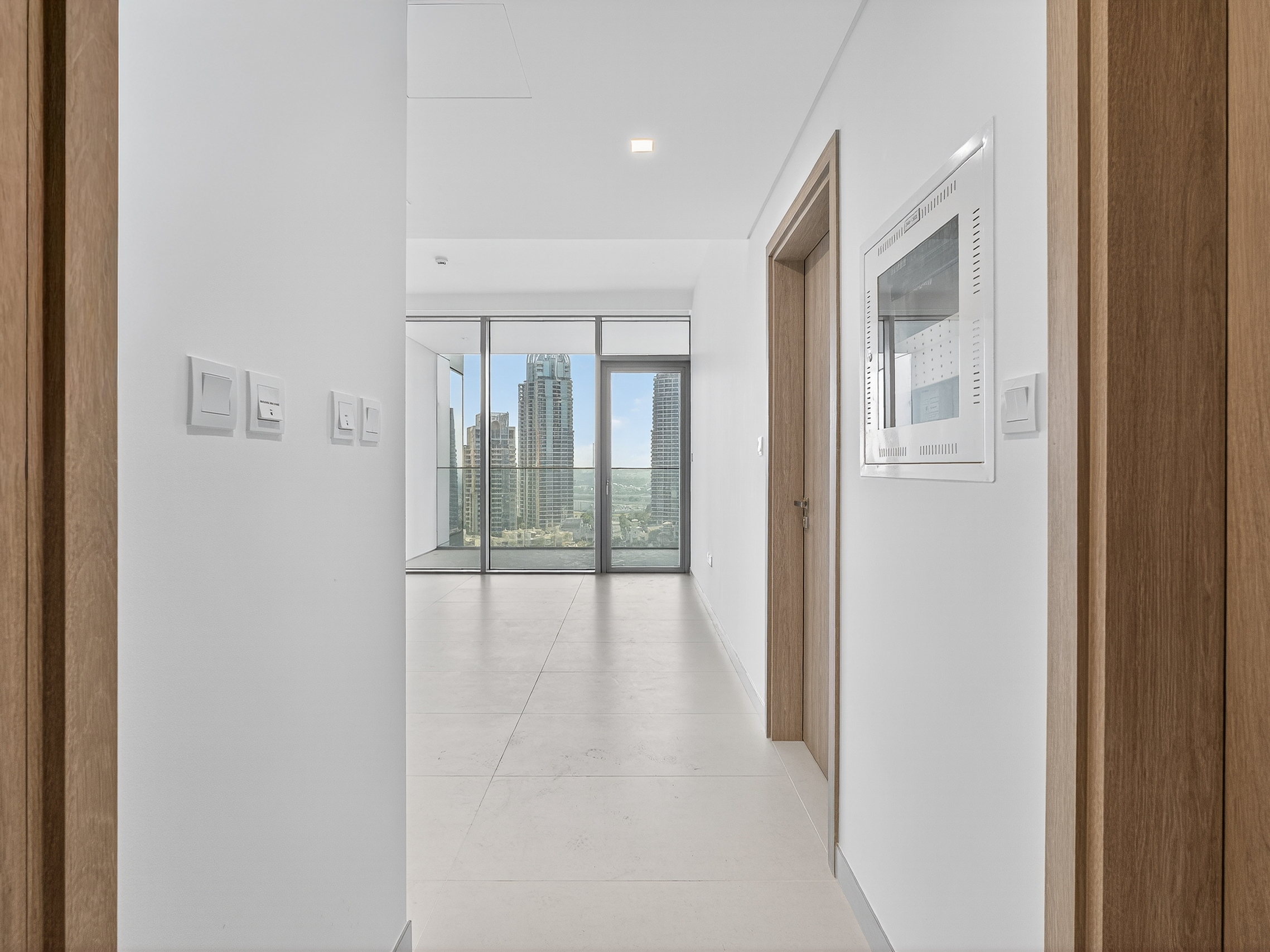 1 BR Apartment in LIV Marina with Water View