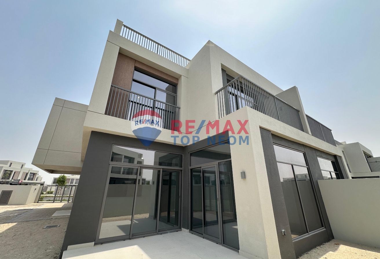 BRAND NEW I SPACIOUS CORNER UNIT I COMMUNITY VIEW