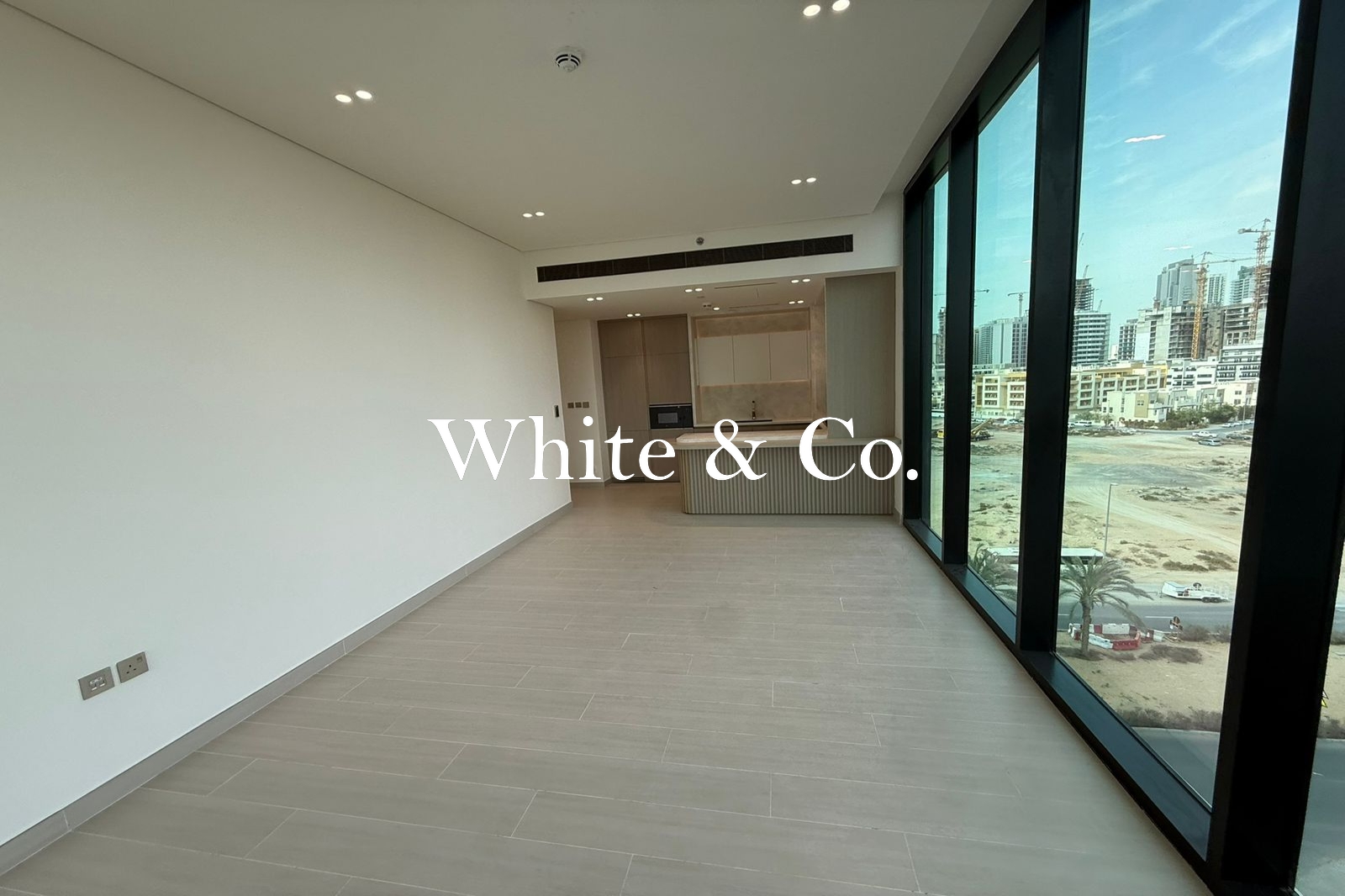CORNER UNIT | POOL VIEW | VACANT NOW