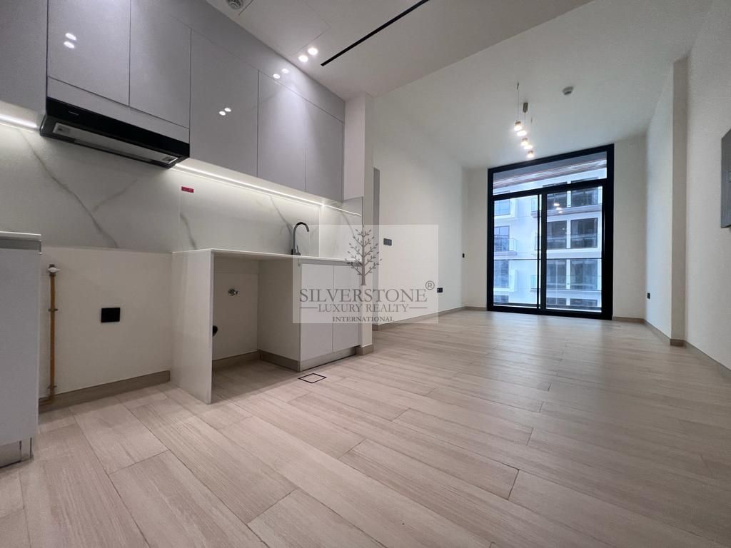 Luxury 2 BR | Large Balcony | Prime JVC