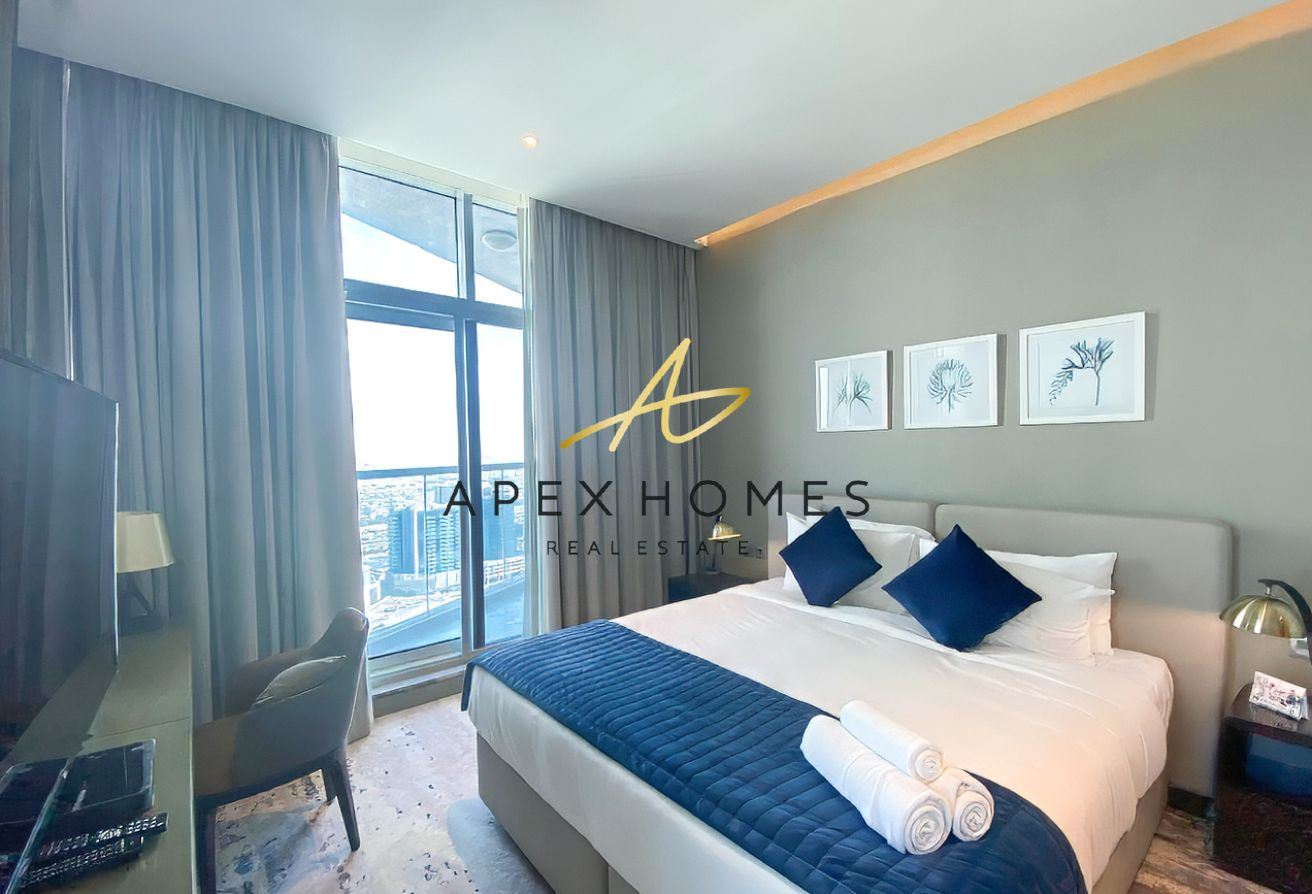 Vacant | Spacious | Canal and Pool View