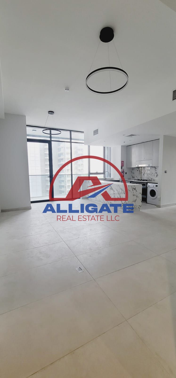 2BR WITH HUGE LAYOUT / PRIME LOCATION / HIGH FLOOR /