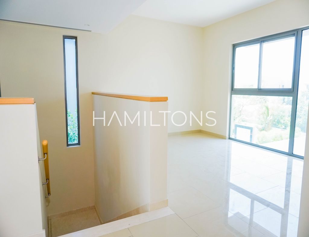 Luxury Corner Villa | Family-Friendly Community | Resale