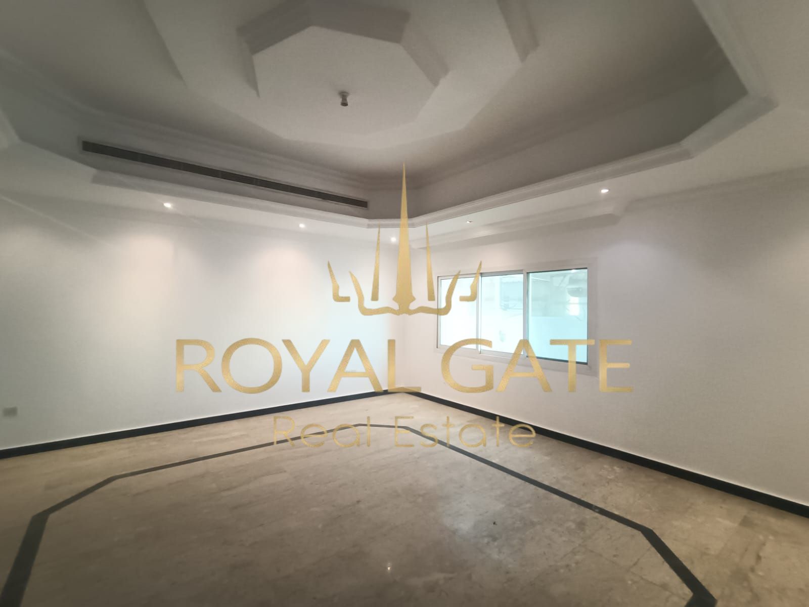 Prime Location l Nice Bright Kitchen l Maid Room l Ready Unit