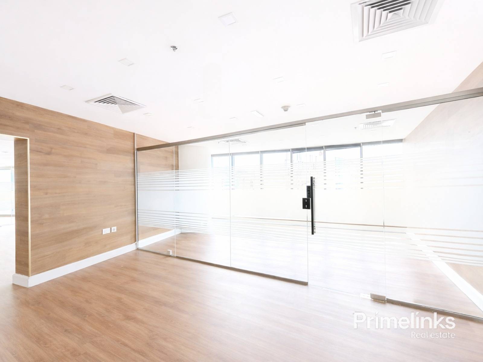 Extended Luxury Office | Glass Partitions