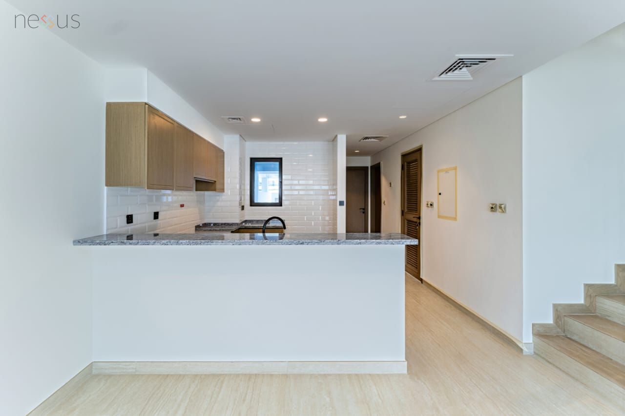 Single Row | Next to Park | Close to Amenities