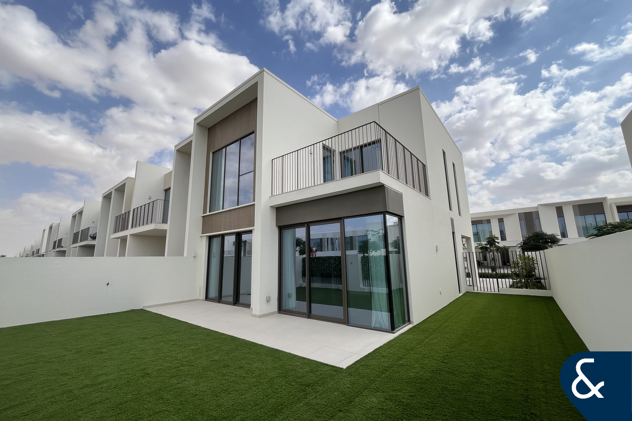Single Row | Landscaped Garden | 4 bed