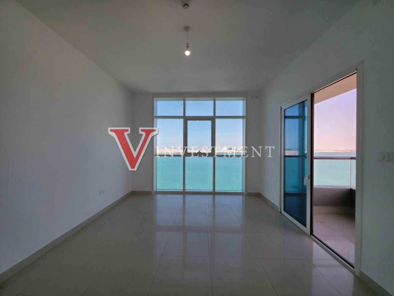 Hot Deal | Spacious 2-Bd Sea View + Balcony