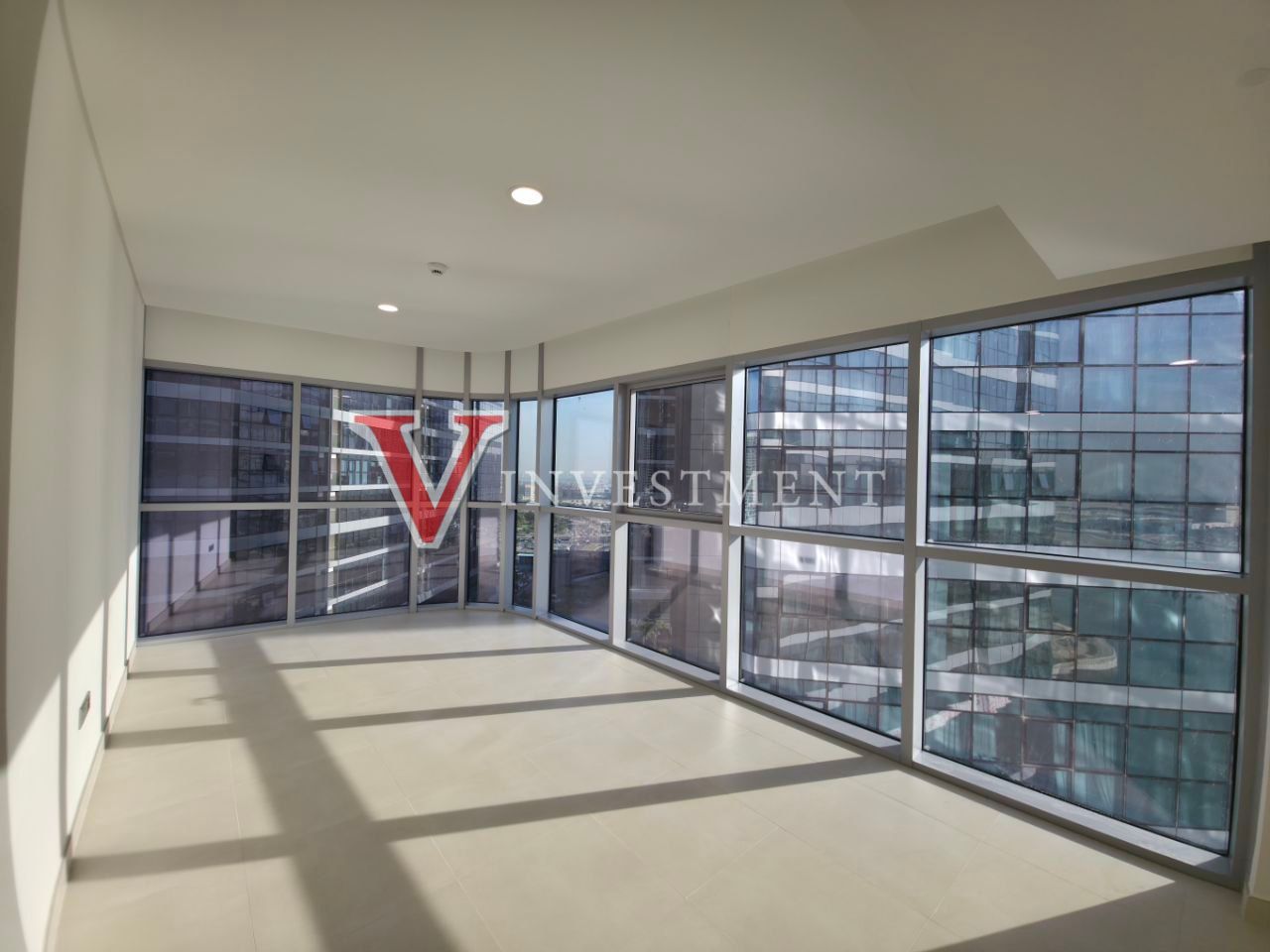 New Luxurious 2 Bd I Fully Canal View |