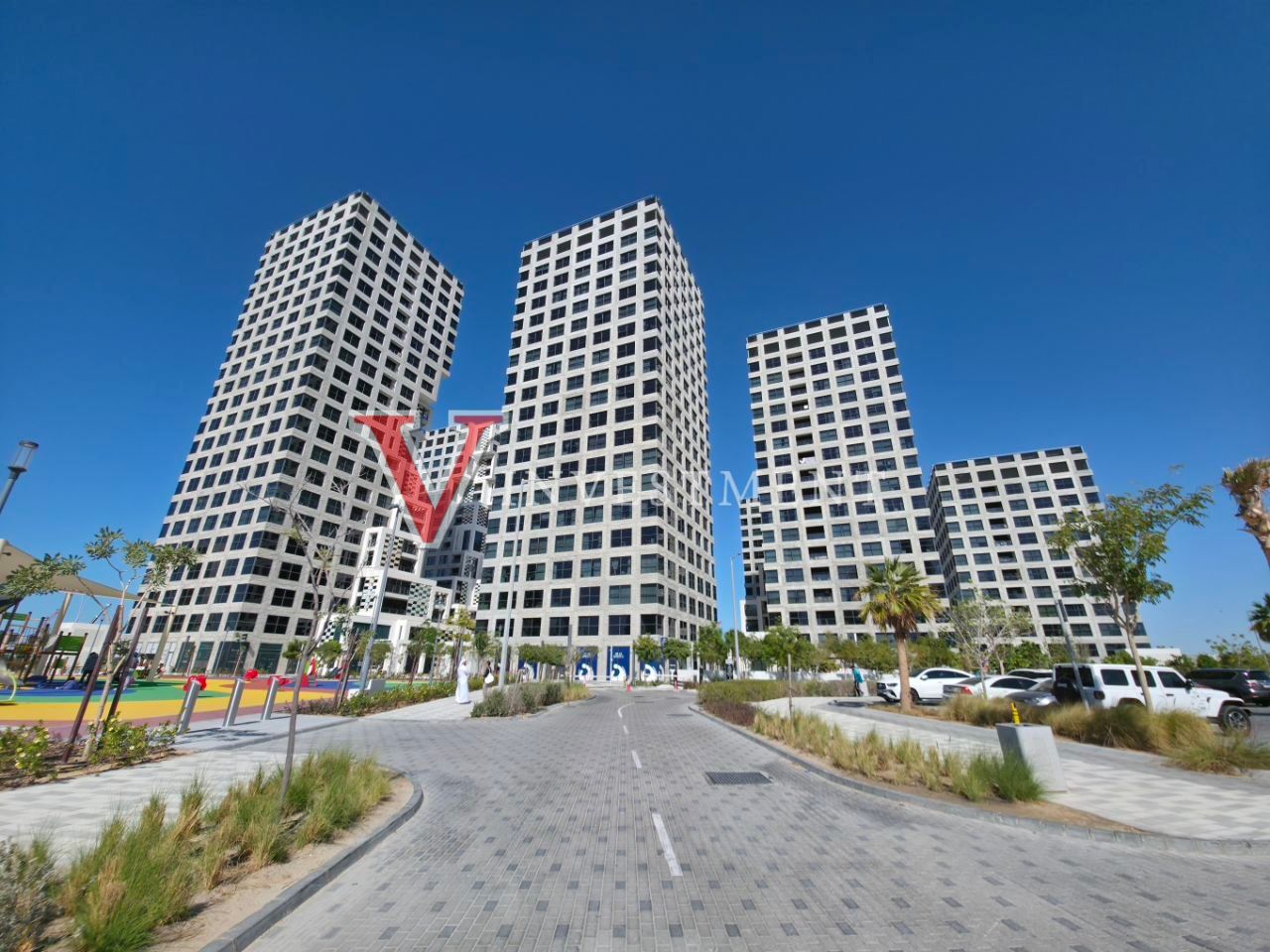 Spacious 2-Bd Sea View + Big Balcony