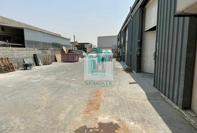 Excellent warehouse efor rent in Al quoz industrial area