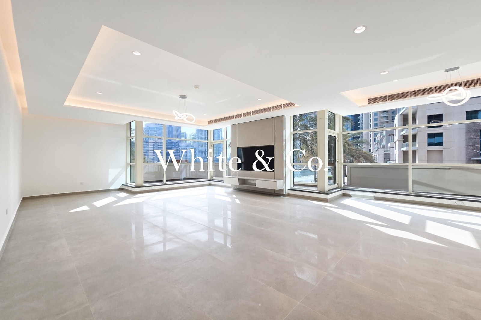 Apartment| Luxury Upgrades | Marina Views